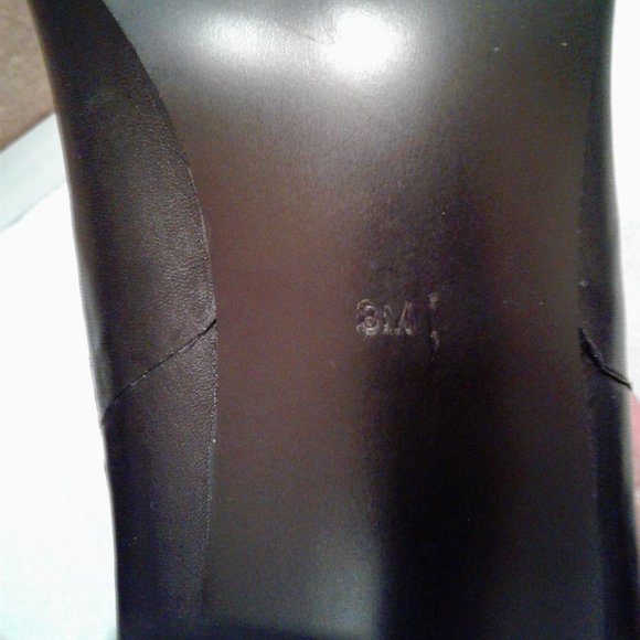 Guess Woman's Black Leather Ankle Boots Style WGSETTING- M    Size 8M  NWOT - Picture 5 of 8